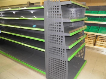scaffale per prodotti secchi