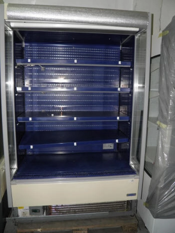 scaffale refrigerato con sportelli