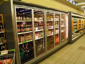 scaffale refrigerato per formaggi